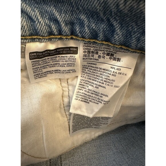 Levi's 541 Shorts Men’s 38 Blue Denim Cut Off  Flat Front Bermuda Jorts Adult - Picture 9 of 11